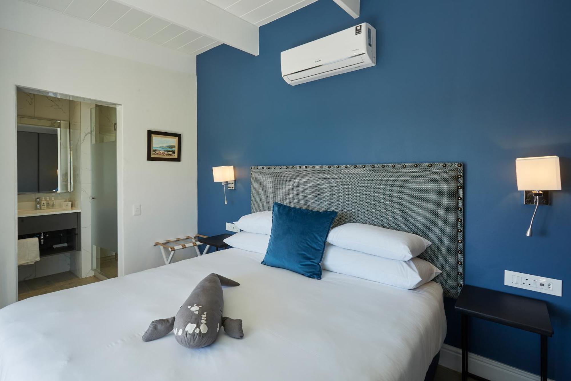 ONE MARINE DRIVE BOUTIQUE HOTEL BY THE LIVING JOURNEY COLLECTION